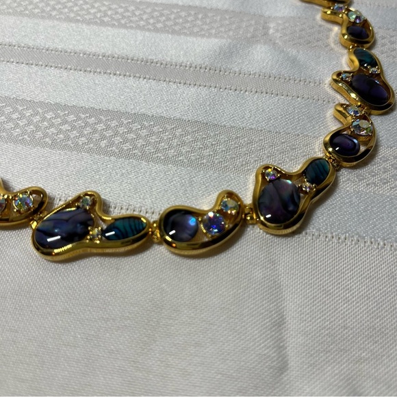 Vintage Butler necklace & clip on earrings. Gold tone. purple & blue. Gorgeous! - Picture 6 of 13